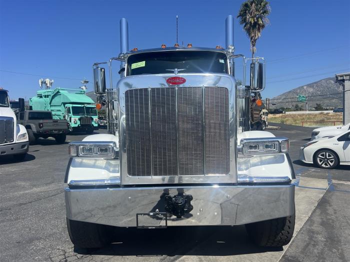 2027 Peterbilt 589-3