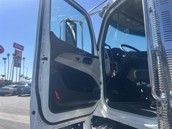 2027 Peterbilt 589-20