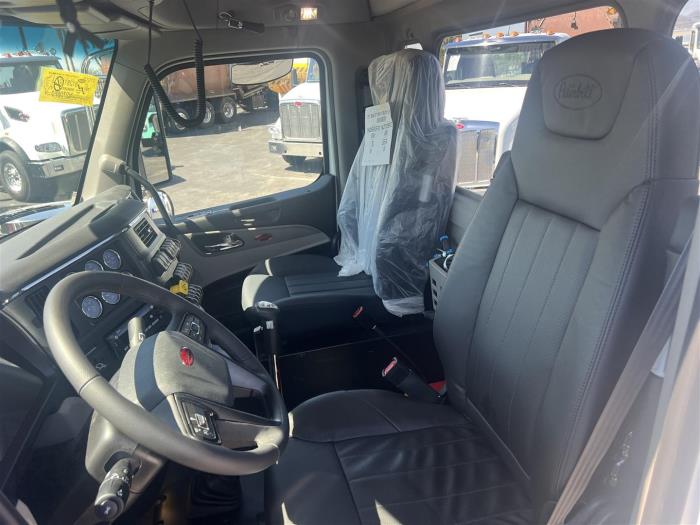 2027 Peterbilt 589-22