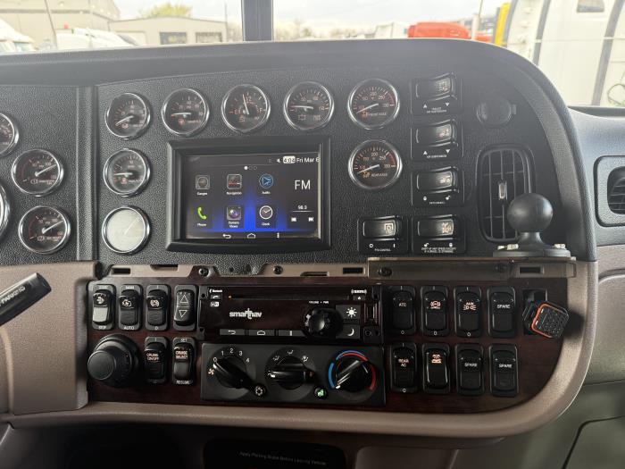 2022 Peterbilt 389-6