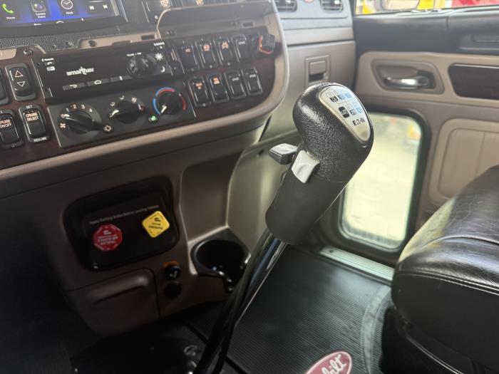 2022 Peterbilt 389-7
