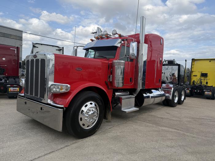 2022 Peterbilt 389-17