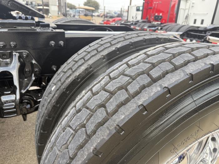 2022 Peterbilt 389-43