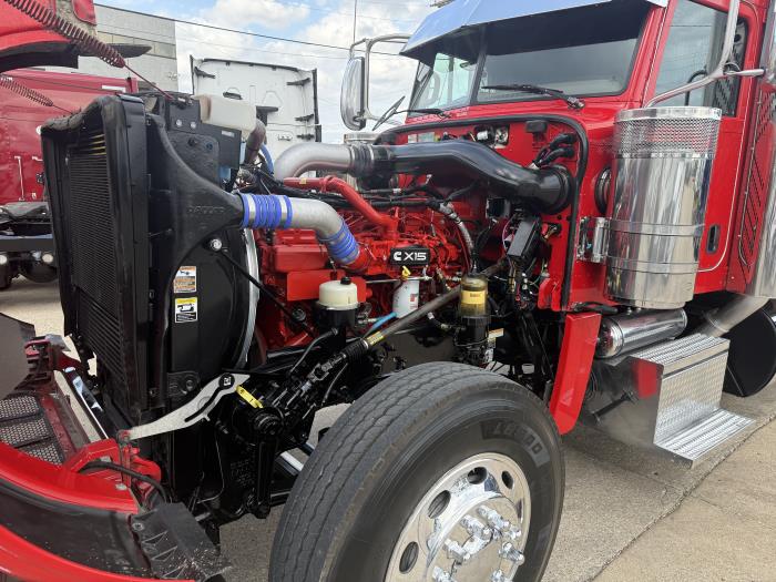 2022 Peterbilt 389-46