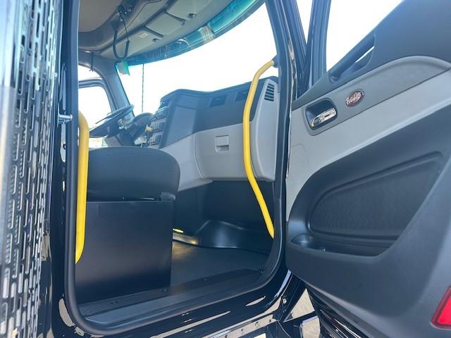 2027 Peterbilt 567-16