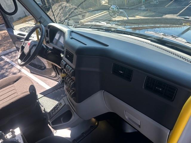 2027 Peterbilt 567-18