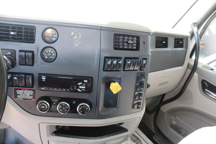 2019 Peterbilt 567-15