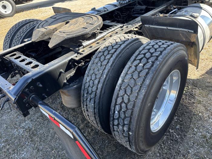 2021 International LT625-4