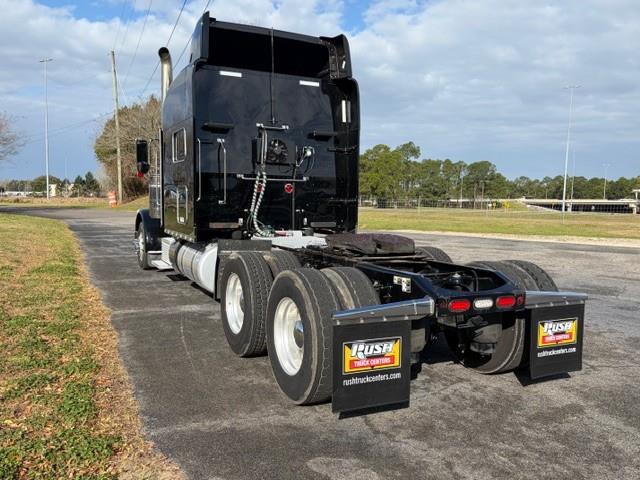 2023 Peterbilt 389-3
