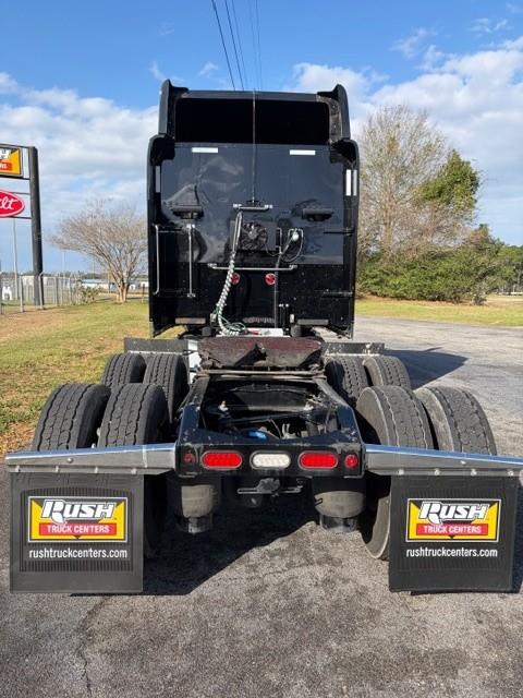 2023 Peterbilt 389-4