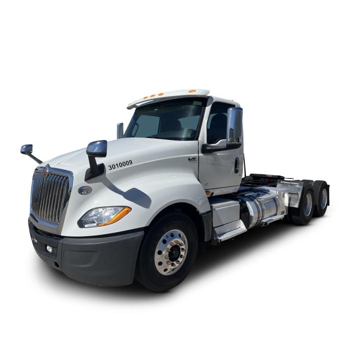 2021 International LT - image 1