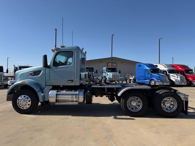 2023 Peterbilt 567-3