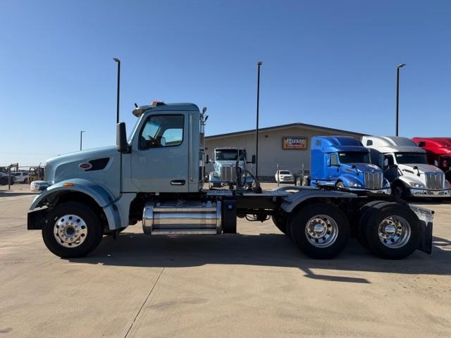 2023 Peterbilt 567-3