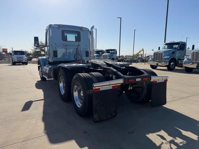 2023 Peterbilt 567-5