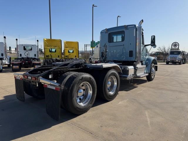 2023 Peterbilt 567-7