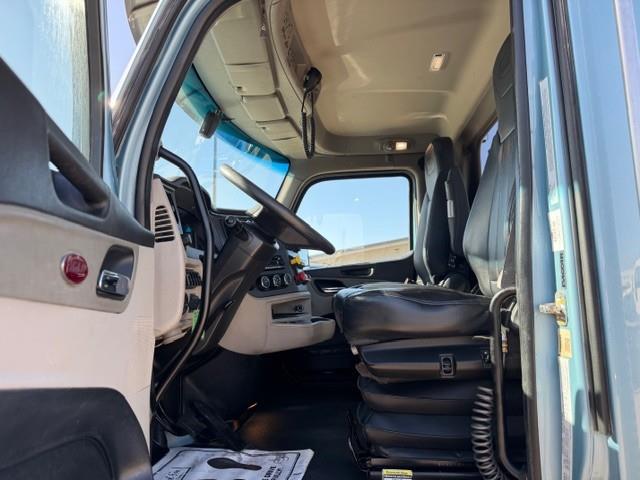 2023 Peterbilt 567-14