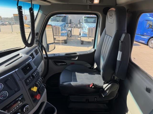 2023 Peterbilt 567-15