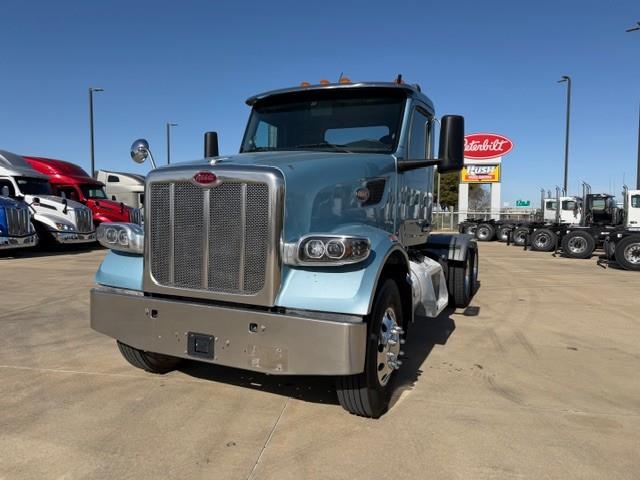 2023 Peterbilt 567-1