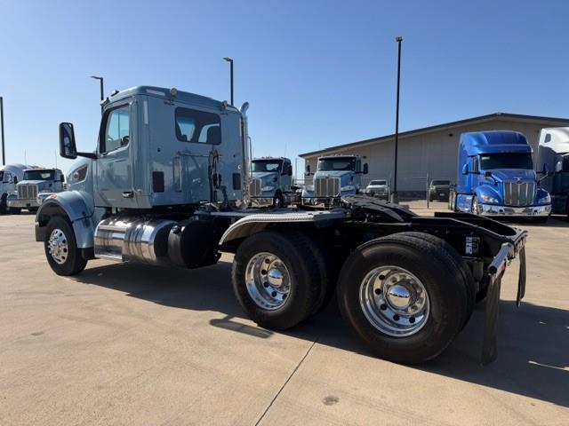 2023 Peterbilt 567-4