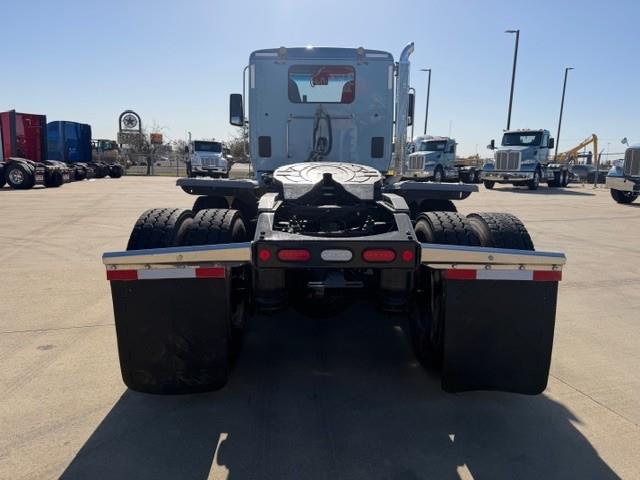 2023 Peterbilt 567-6