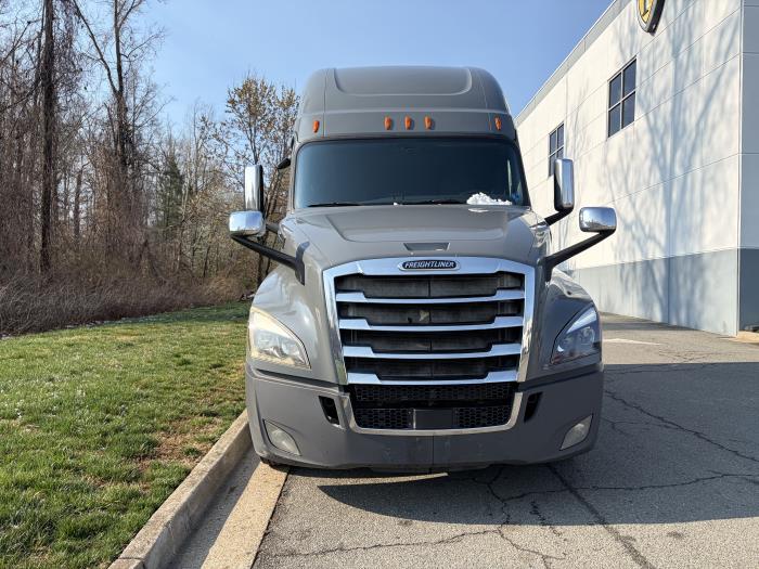 2020 Freightliner Cascadia-2