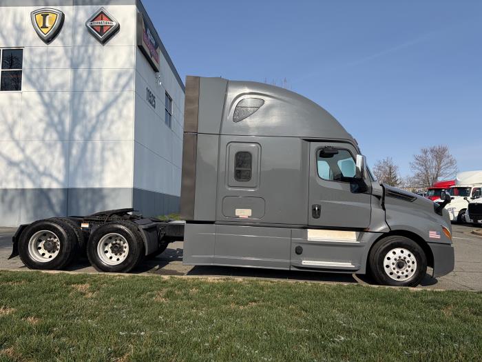 2020 Freightliner Cascadia-4