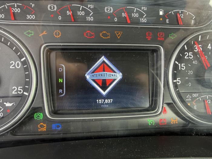 2022 International LT625-11