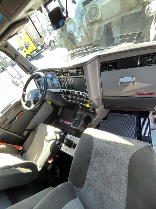 2016 Kenworth T440-17