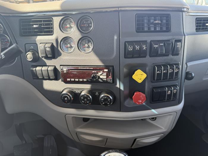 2020 Peterbilt 567-5