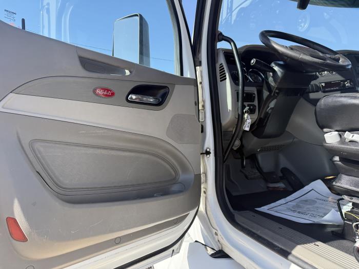 2020 Peterbilt 567-12