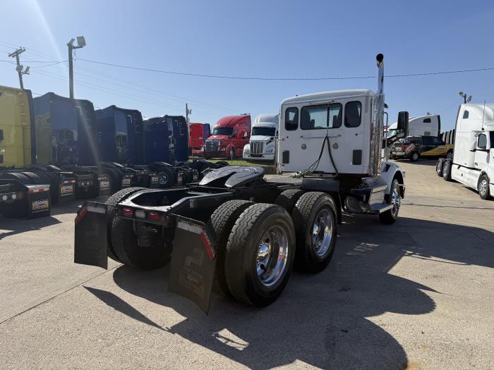 2020 Peterbilt 567-27