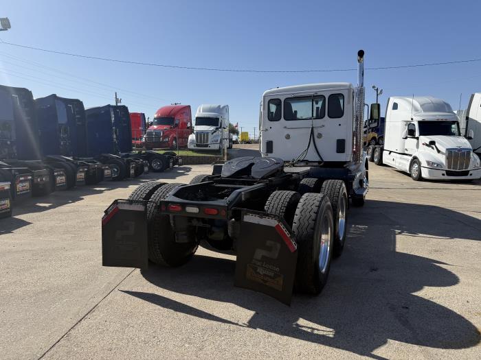 2020 Peterbilt 567-28