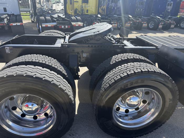 2020 Peterbilt 567-38