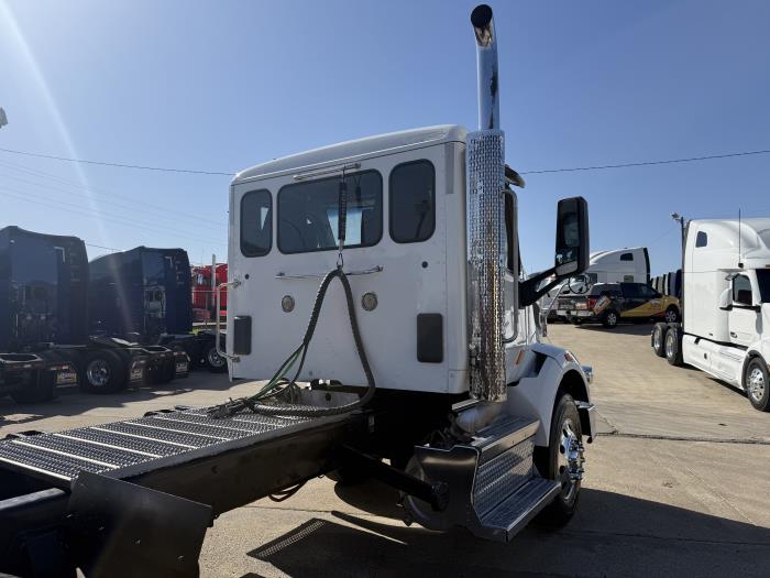 2020 Peterbilt 567-39