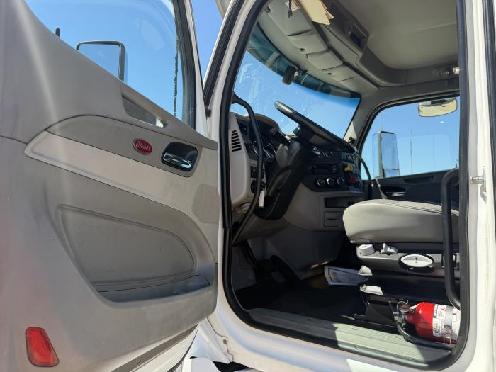 2021 Peterbilt 579-23