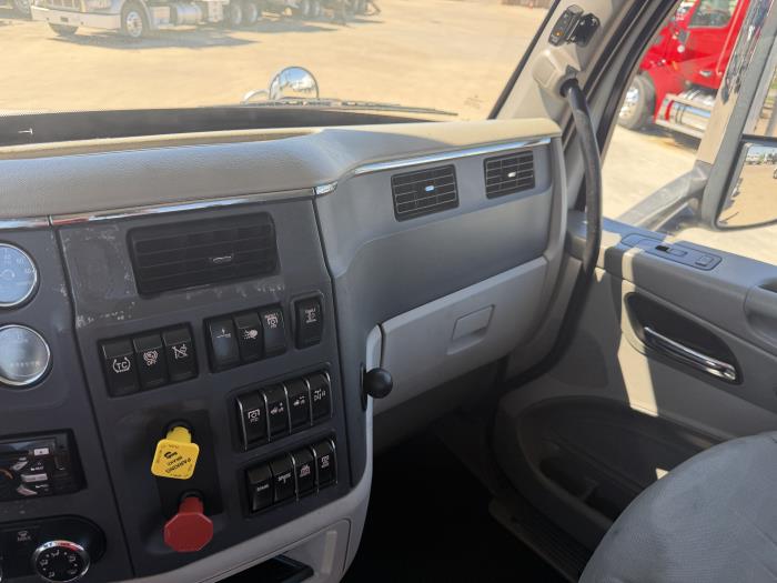 2021 Peterbilt 579-27