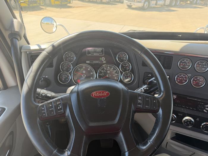 2021 Peterbilt 579-29
