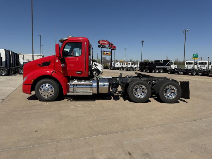 2020 Peterbilt 579-2