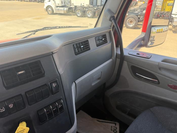 2020 Peterbilt 579-28