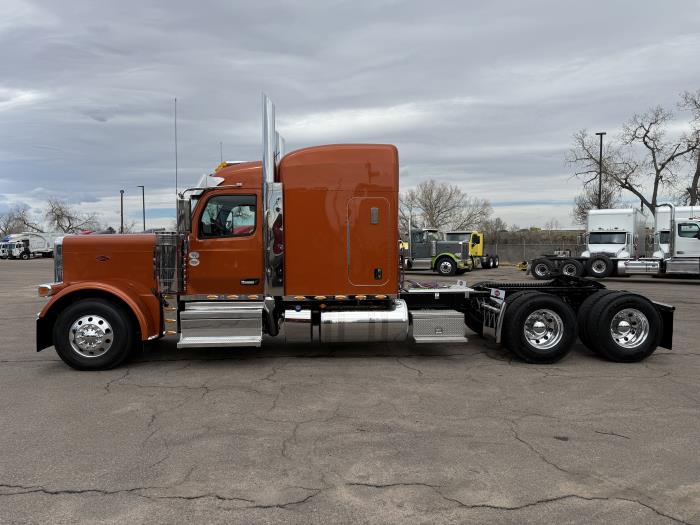 2027 Peterbilt 589-6