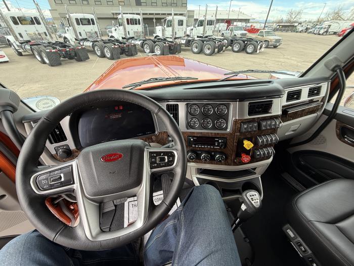 2027 Peterbilt 589-8