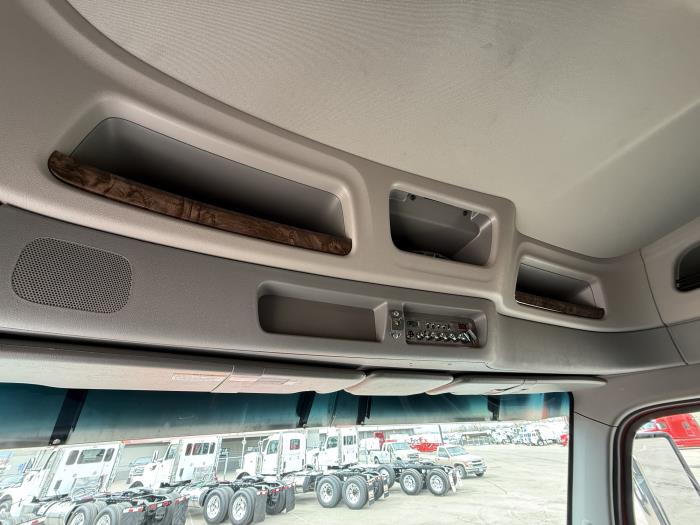 2027 Peterbilt 589-9