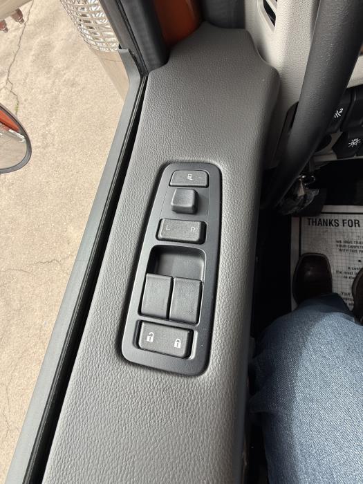 2027 Peterbilt 589-10