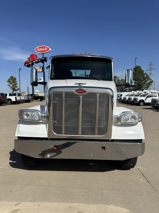 2023 Peterbilt 567-2