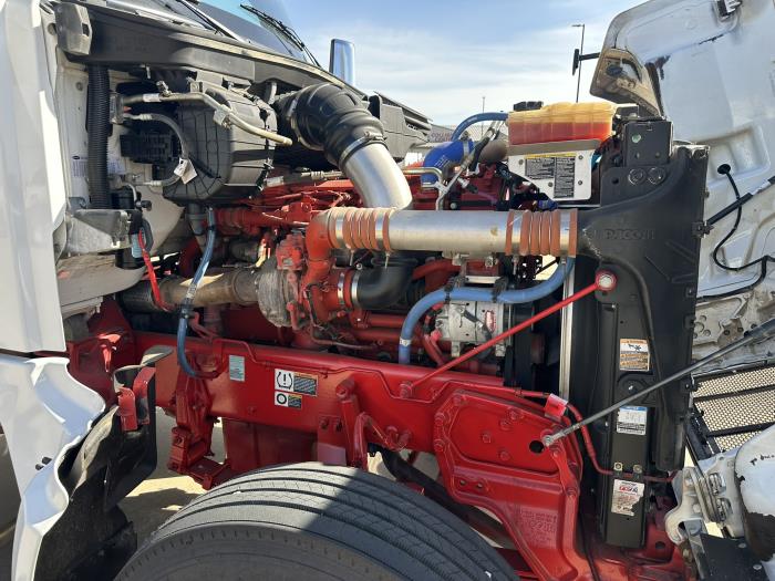 2023 Peterbilt 567-12