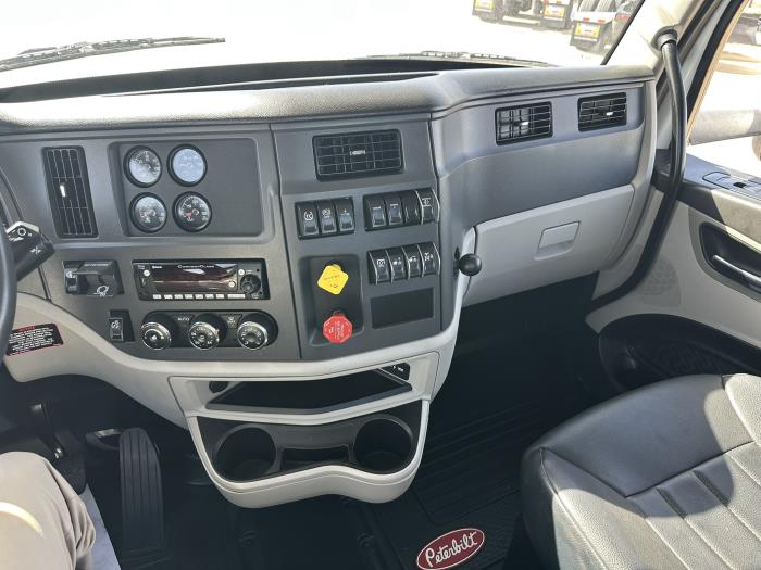 2023 Peterbilt 567-5