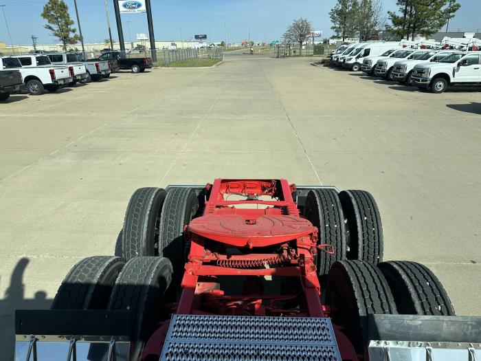 2023 Peterbilt 567-13