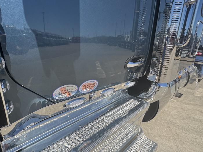 2026 Peterbilt 589-12