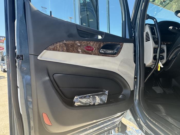 2026 Peterbilt 589-15