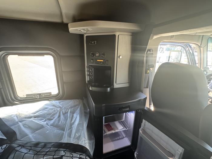 2026 Peterbilt 589-18